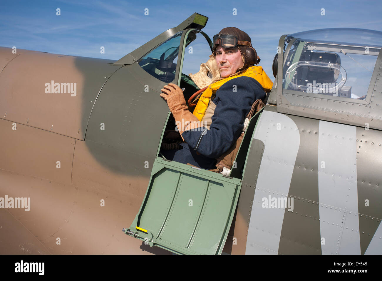 RAF Flying Officer pilot Battle of Britain wearing yellow painted 32 pattern maewest Type B helmet Type D mask Mkllla goggles and 1933 pattern Gauntle Stock Photo