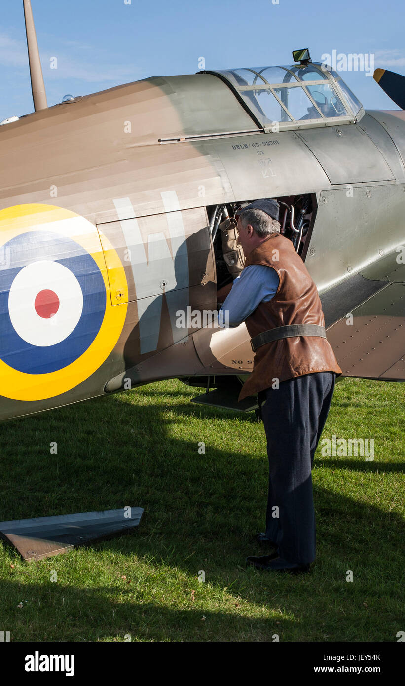 RAF Groundcrewman servicing Hawker Hurricane Battle of Britain re-enactment Ops3945 Stock Photo