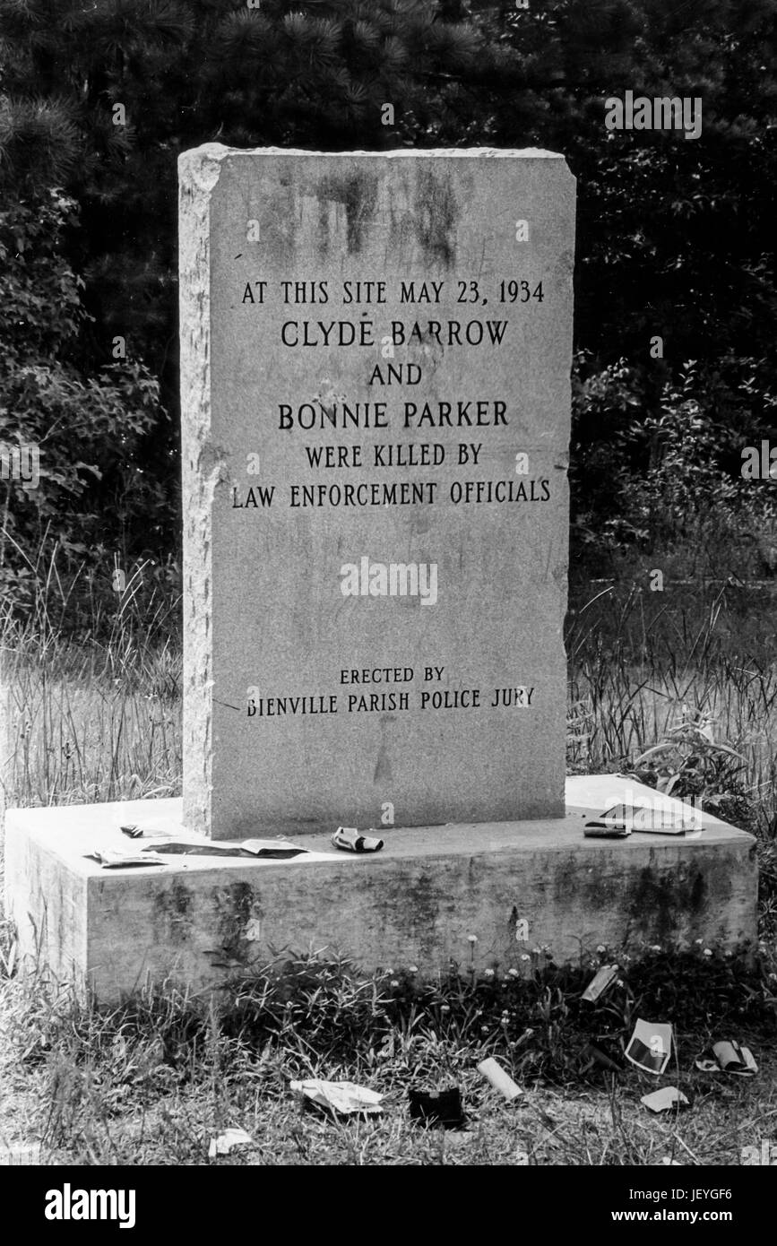 clyde barrow and bonnie parker tombstone Stock Photo