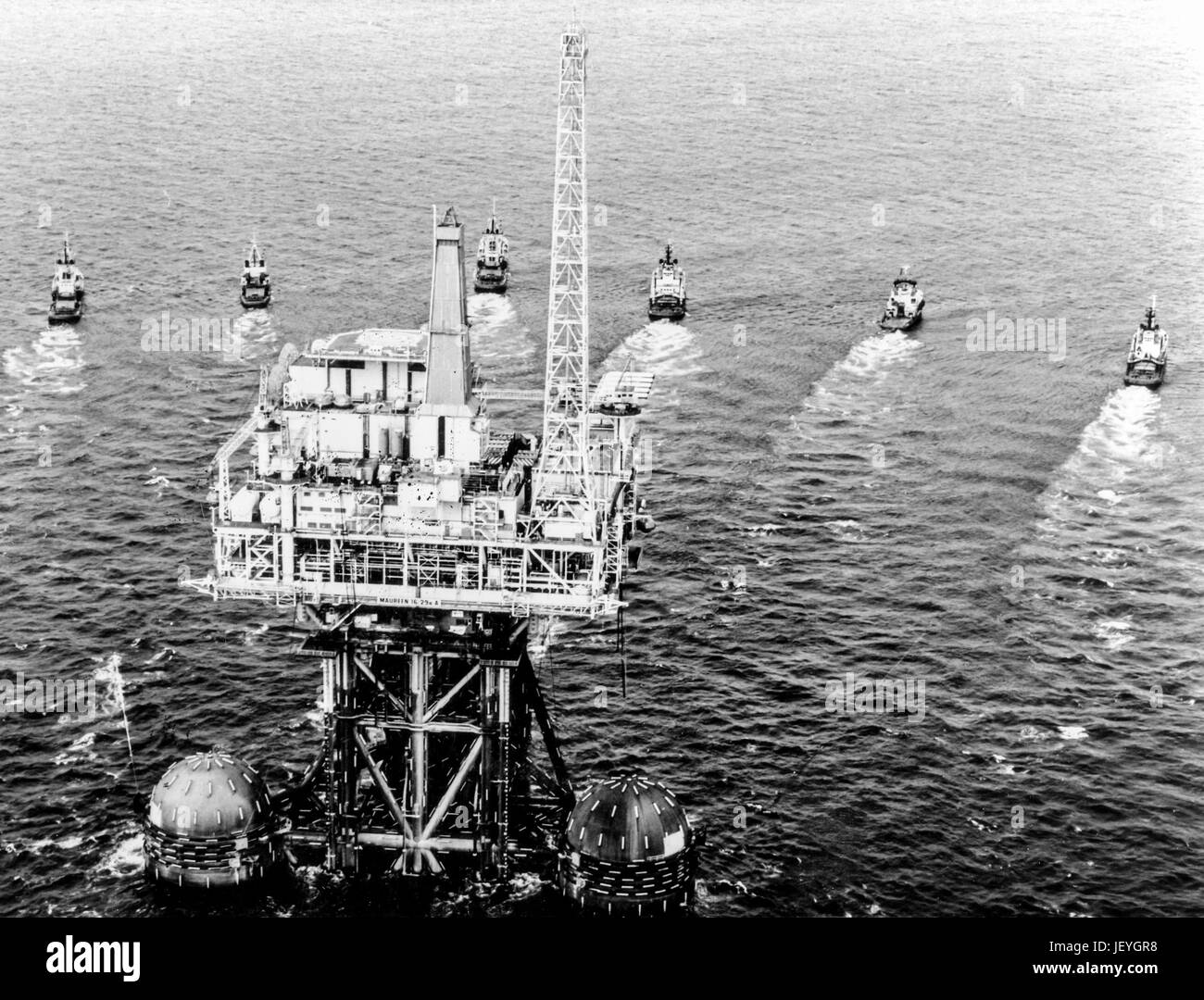 Petroleum platform, north sea Stock Photo Alamy