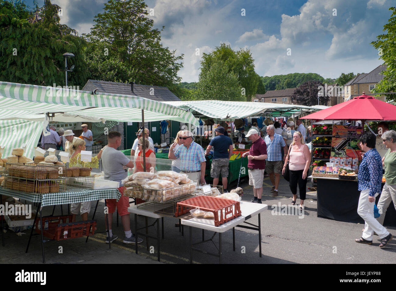 Bakewell Market ,Derbyshire ,England.The largest market in the Derbyshire Dales, Bakewell stall market occupies two sites and has 162 regular stalls Stock Photo