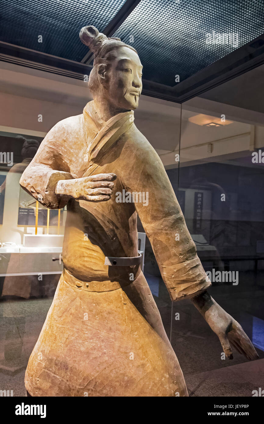The famous Standing Archer unearthed in Pit 2 of the Terracotta Army.  Xian, Shaanxi province, China Stock Photo