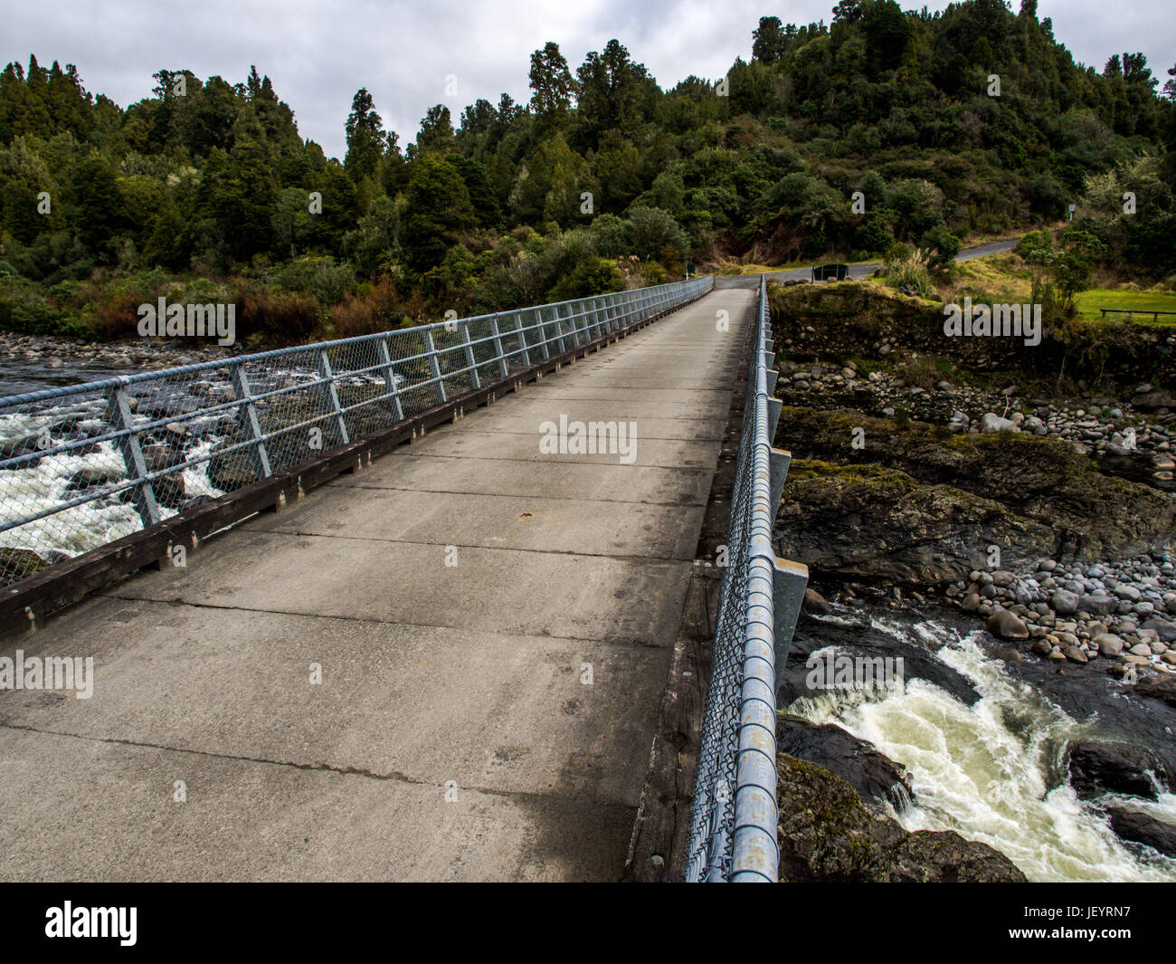 Whakapapa River Bridge, Owhango, Ruapehu District, North Island, New Zealand. This bridge gives access to Tongariro Forest, conservation land, for hun Stock Photo