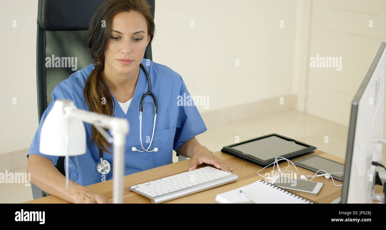 Doctor office desk hires stock photography and images Alamy