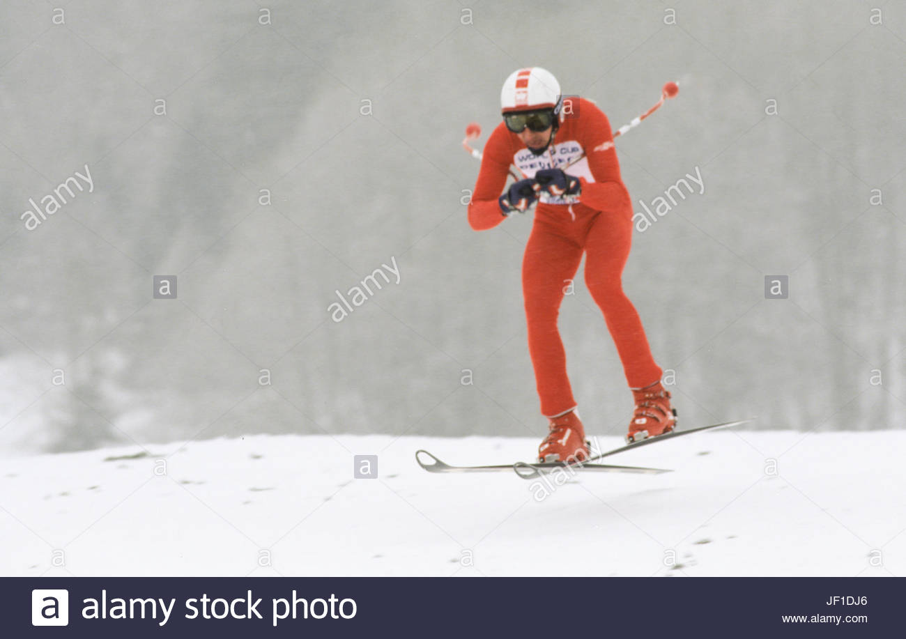 Journal L'Equipe Du 19/12/1976 - Ski : Klammer, Boxberger, Villeurbanne - Très Bon état