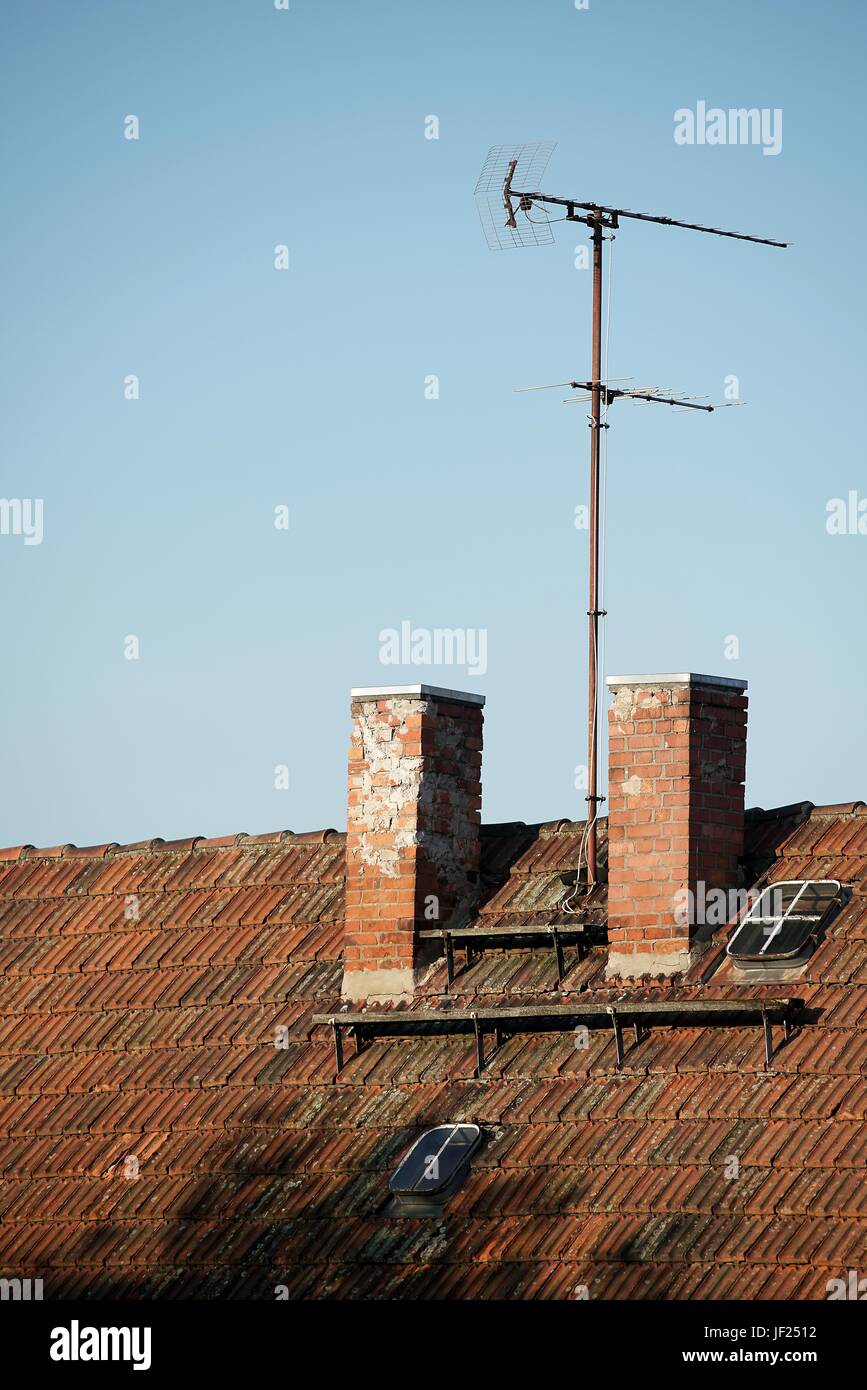 Roof mounted antenna hi-res stock photography and images - Alamy