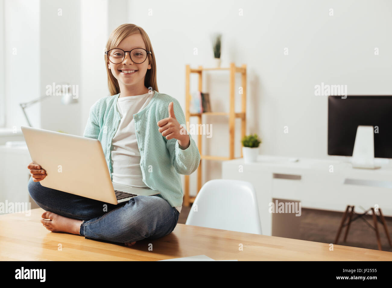 Technology savvy child hi-res stock photography and images - Alamy