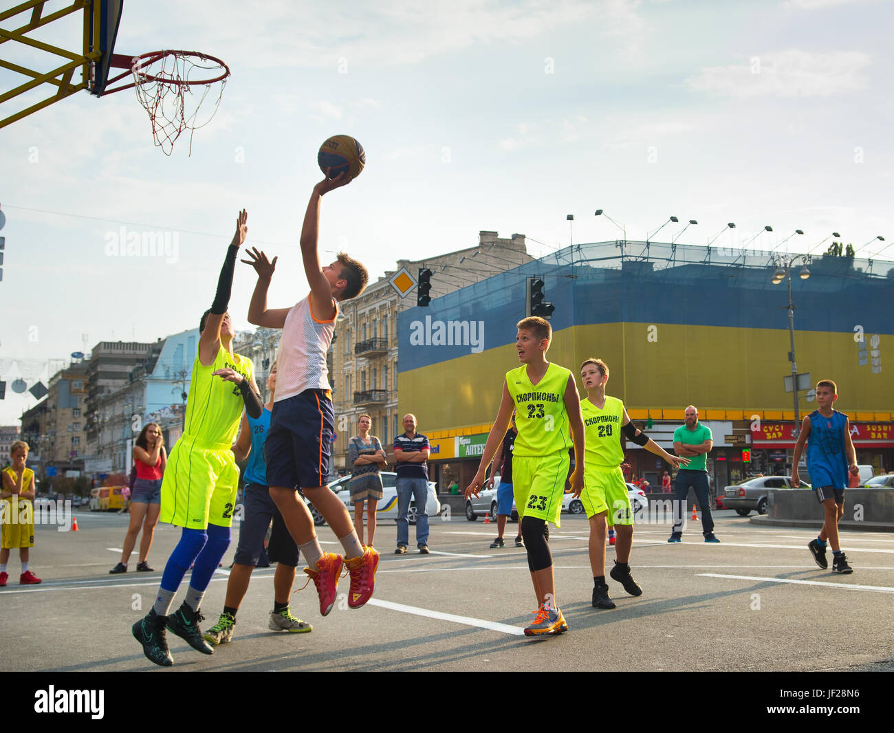Playing streetball hi-res stock photography and images - Alamy