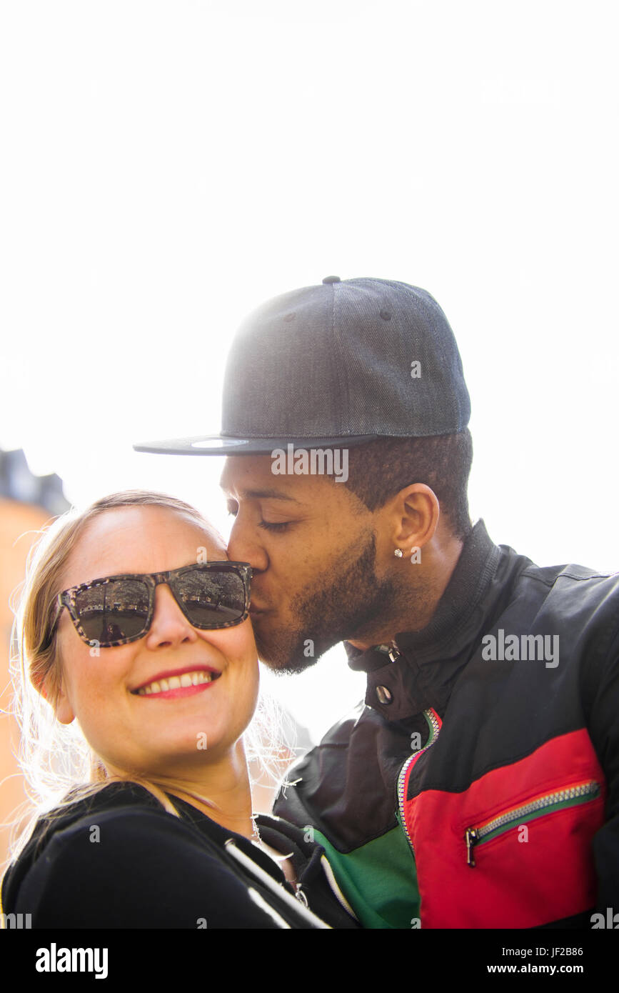 Portrait of young couple Stock Photo - Alamy