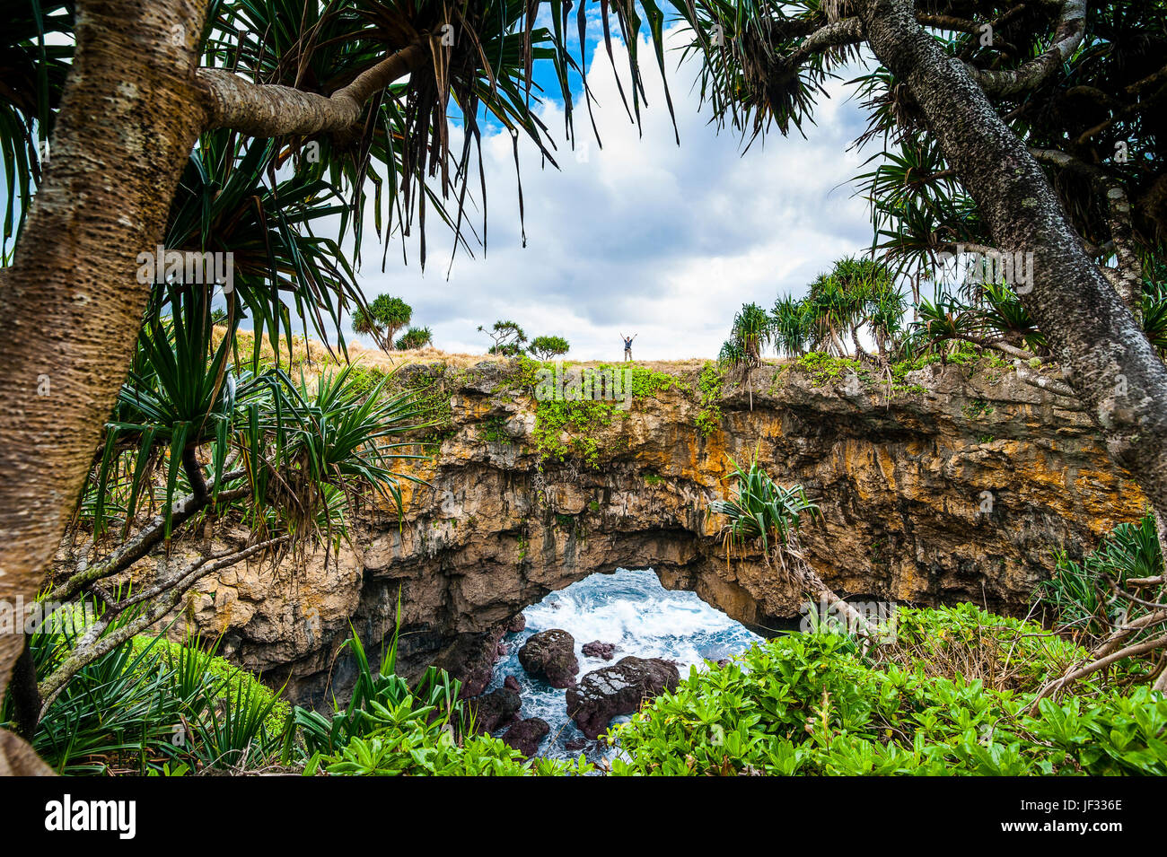 Tonga Feature Rocks Big rock arch in tongatapu hi-res stock photography and images - Alamy