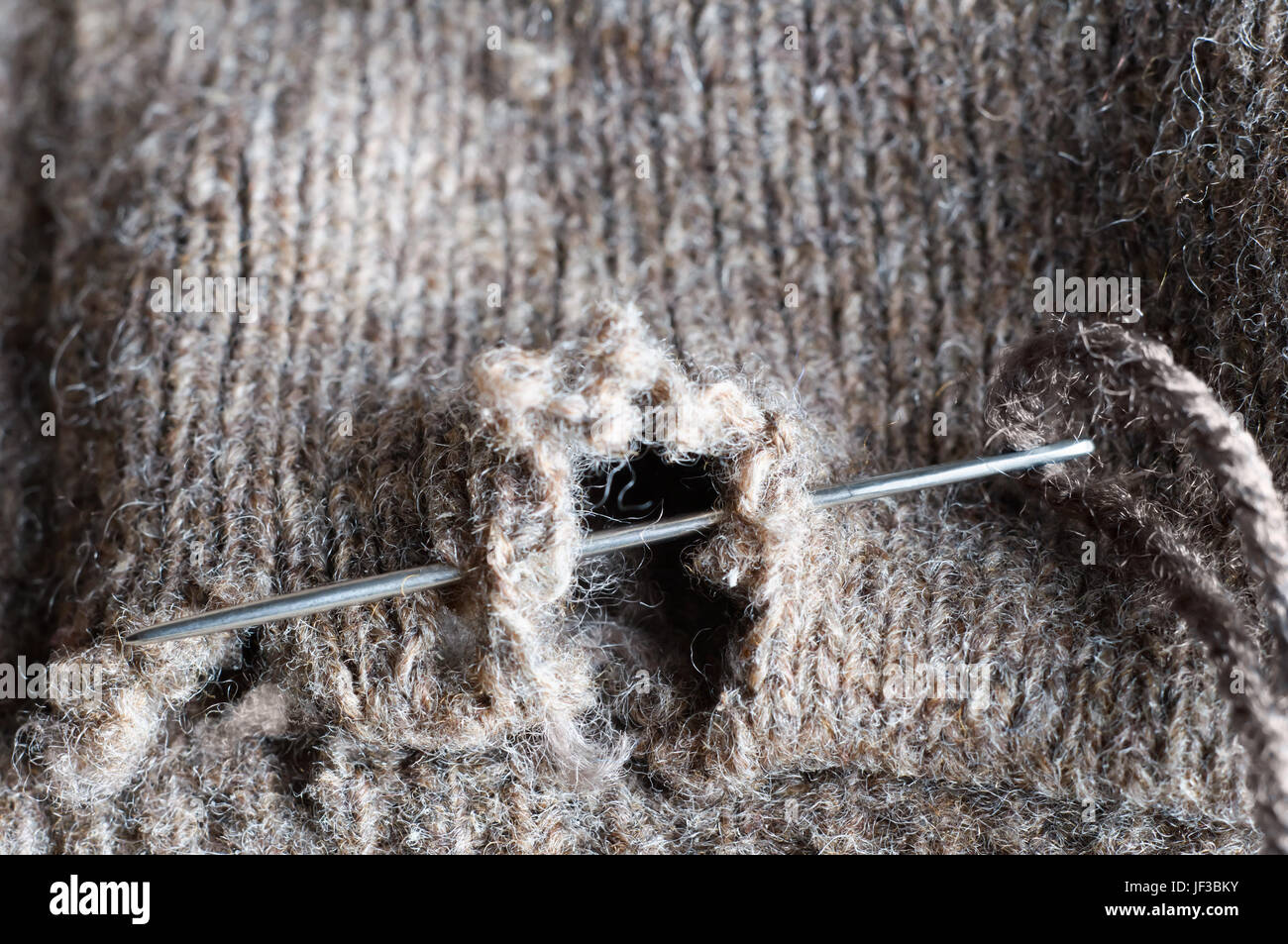 Darning thread hi-res stock photography and images - Alamy