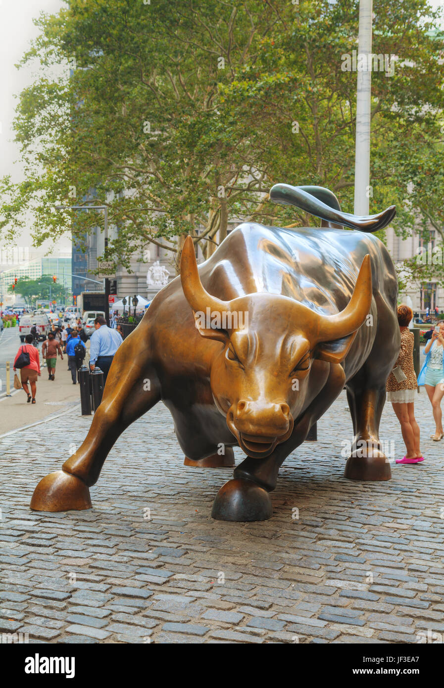 Charging Bull sculpture in New York City Stock Photo Alamy