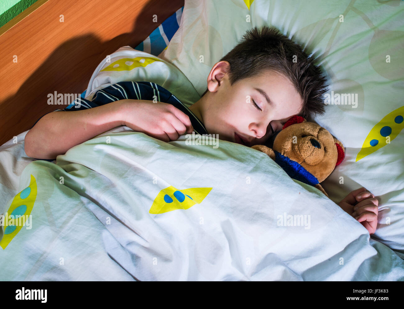 спящие мальчики. спящий мальчик. включи мальчик спал. включи мальчик спал. включи мальчик спал.