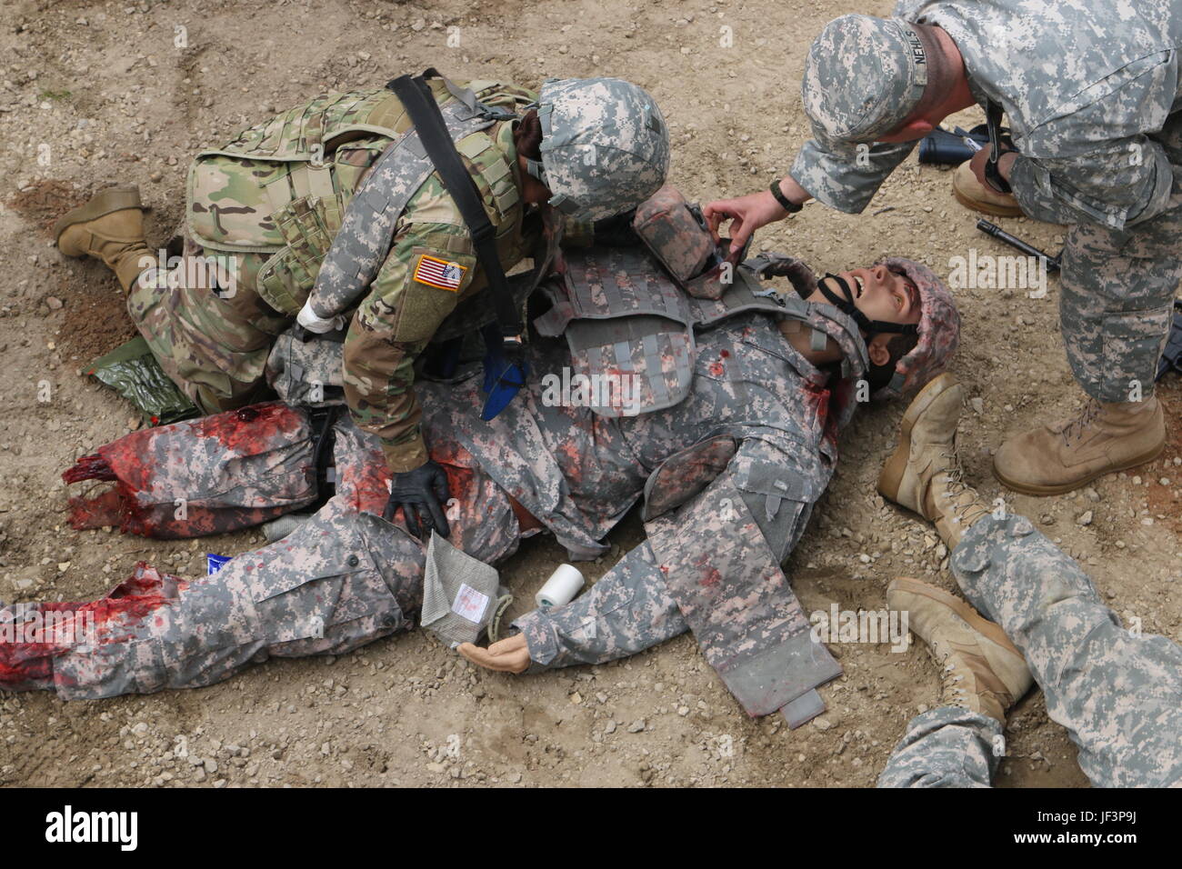 First Aid Army Army trained first aid hi-res stock photography and images - Alamy