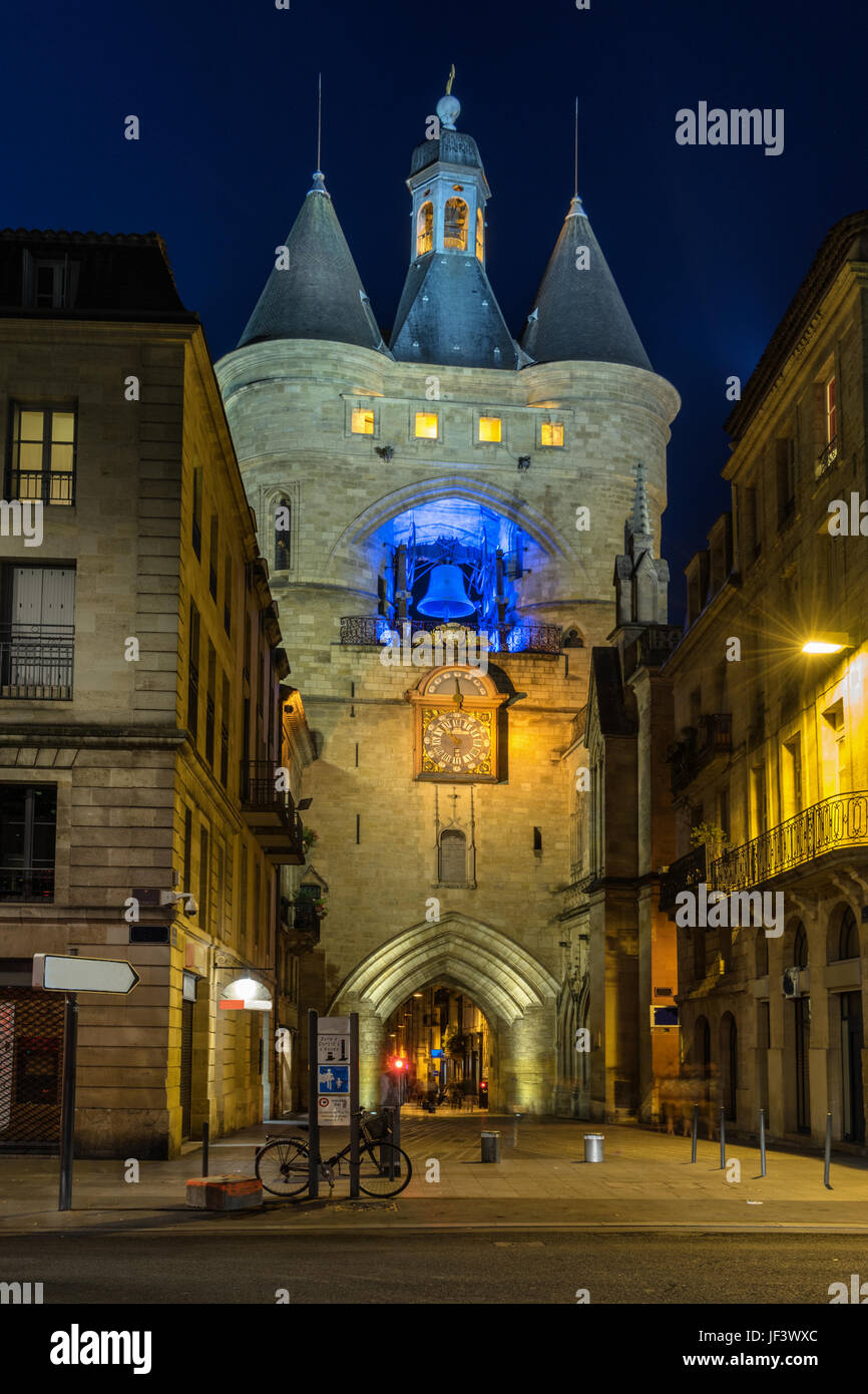 Grosse cloche bordeaux hi-res stock photography and images - Alamy