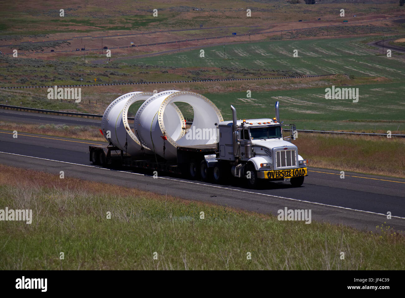 Oversize Load / White Semi-Truck Stock Photo - Alamy
