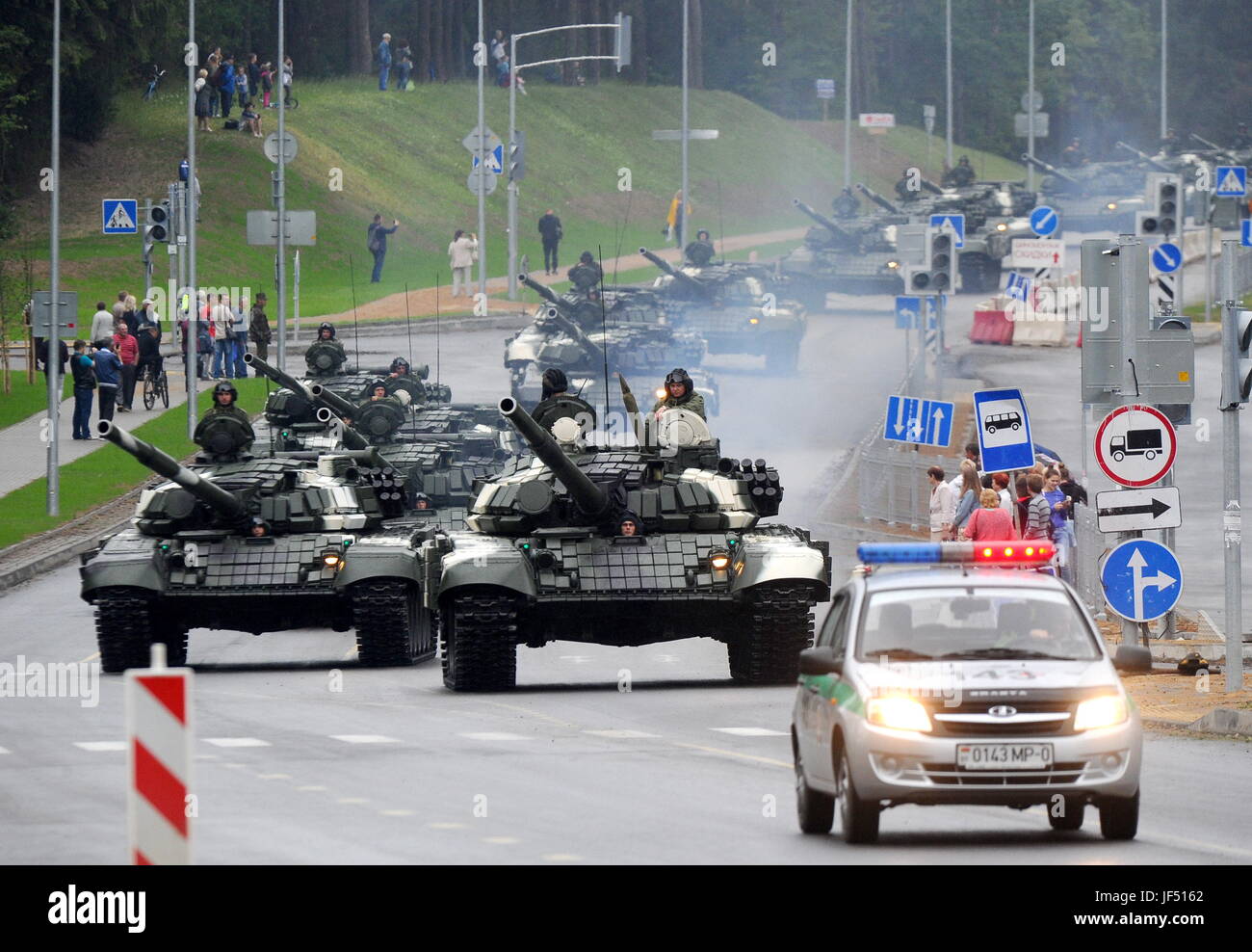 Tanks On Street High Resolution Stock Photography And Images Alamy Tanks On Street High Resolution Stock Photography And Images Alamy