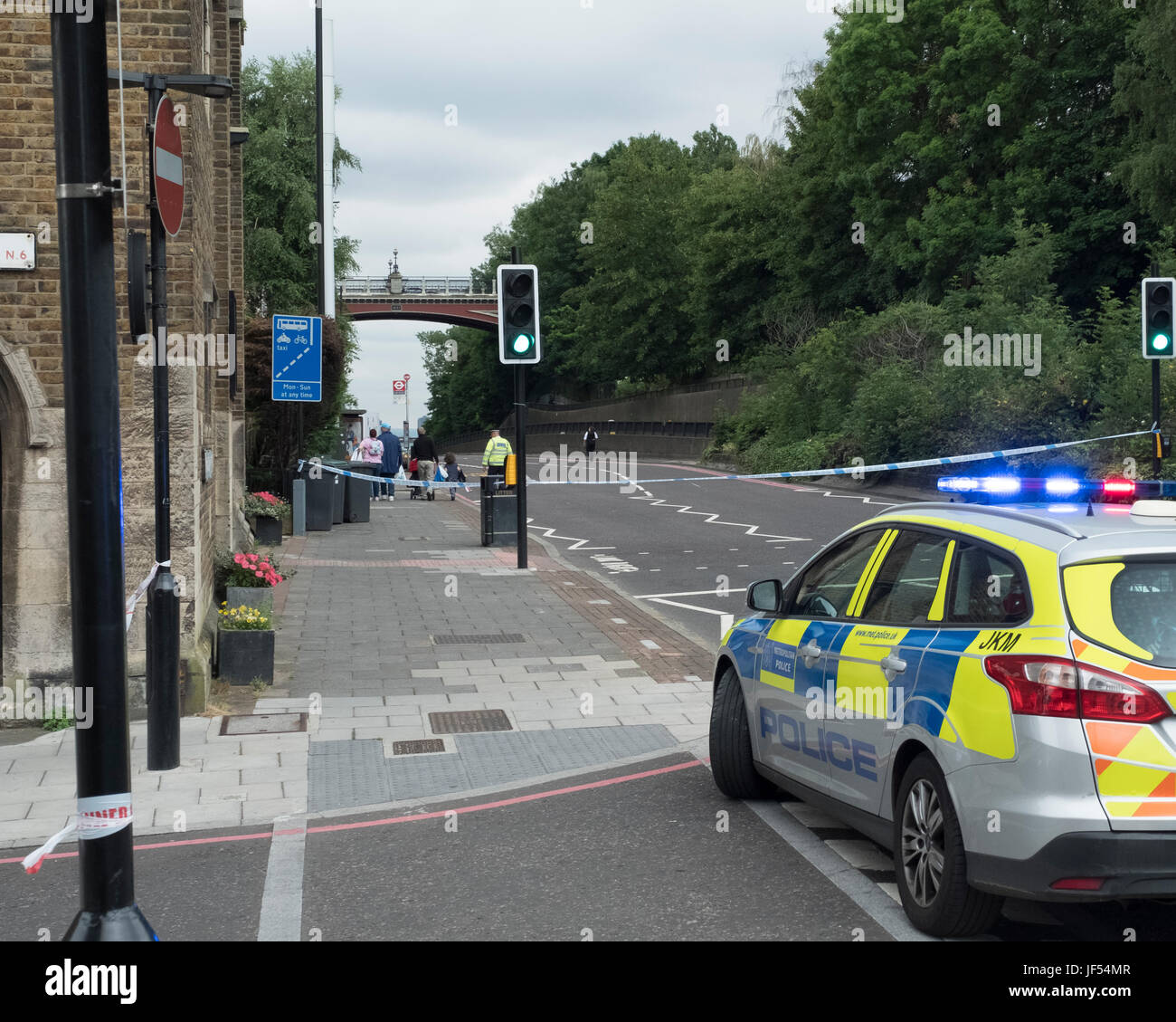 Archway Road, North London, 29th June 2017. Traffic was closed in both directions early Thursday evening while emergency services responded to a serious injury. The cause is currently unknown. Credit: Thomas Carver/Alamy Live News Stock Photo