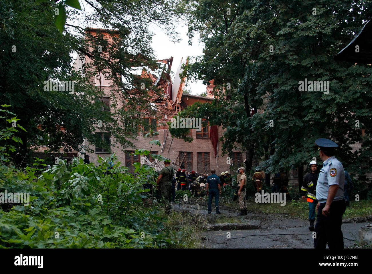 Donetsk, Ukraine. 29th June, 2017. Firefighters work at the site where an explosion occurred in Donetsk, Ukraine, on June 29, 2017. An explosion occurred in central Donetsk on Thursday. Credit: Alexander Ermochenko/Xinhua/Alamy Live News Stock Photo