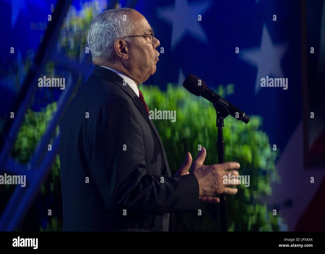 Army Gen.Colin L. Powell, (Ret.) delivers remarks at the National Memorial Day Concert at the west lawn of the U.S. Capitol, Washington, D.C., May 28, 2017. The concert’s mission is to unite the country in remembrance and appreciation of the fallen and to serve those who are grieving. (Dept. of Defense photo by Navy Petty Officer 2nd Class Dominique A. Pineiro/Released) Stock Photo