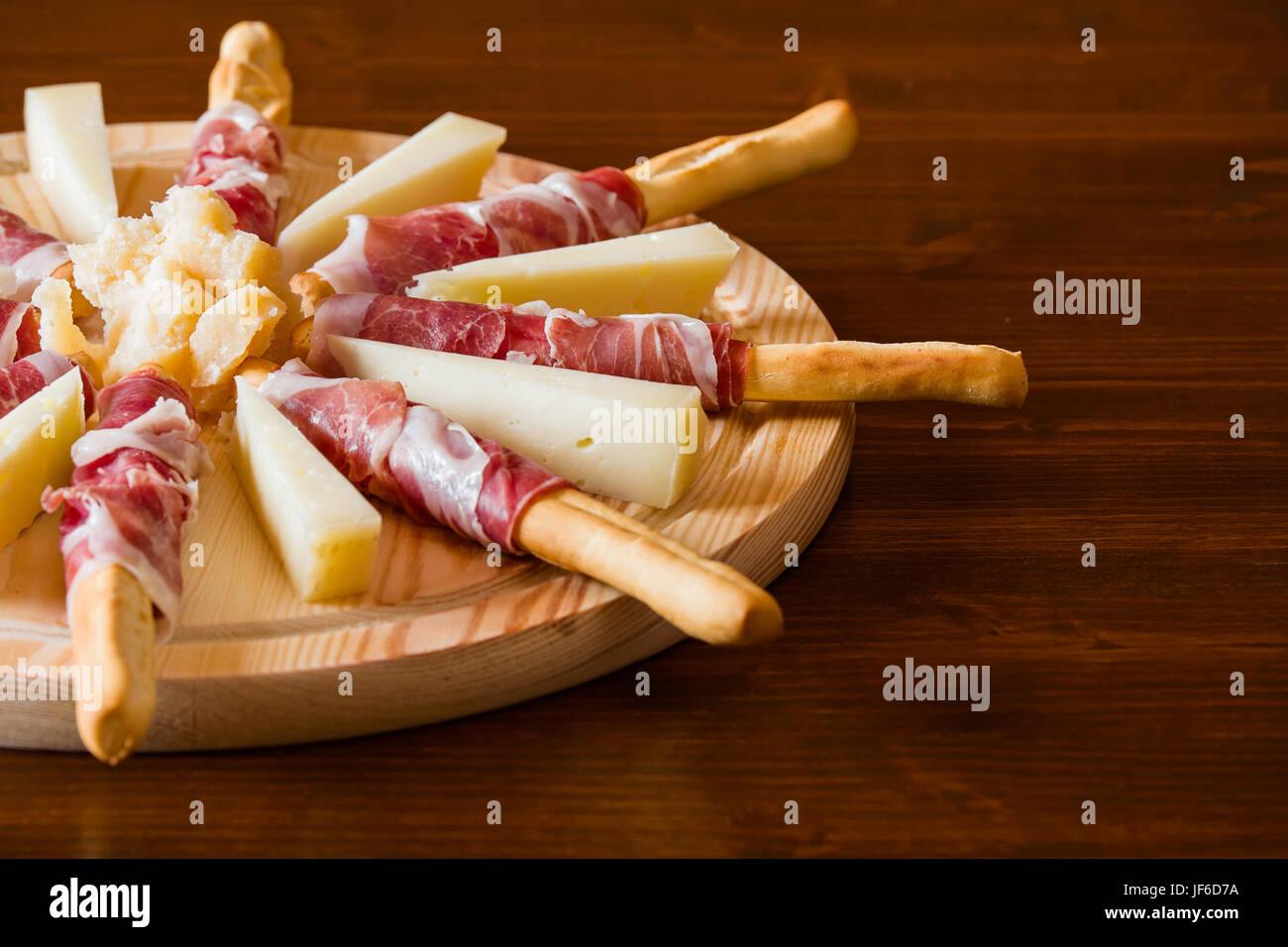 Typical Italian cutting board Stock Photo Alamy