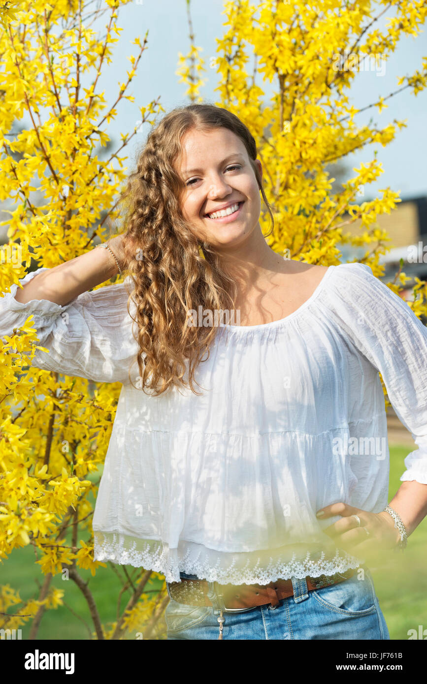 Portrait of smiling woman Stock Photo - Alamy