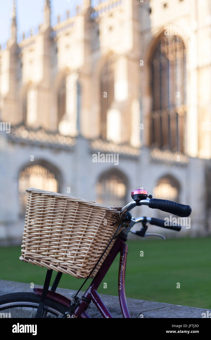Bike basket in front of Kings College Cambridge Stock Photo