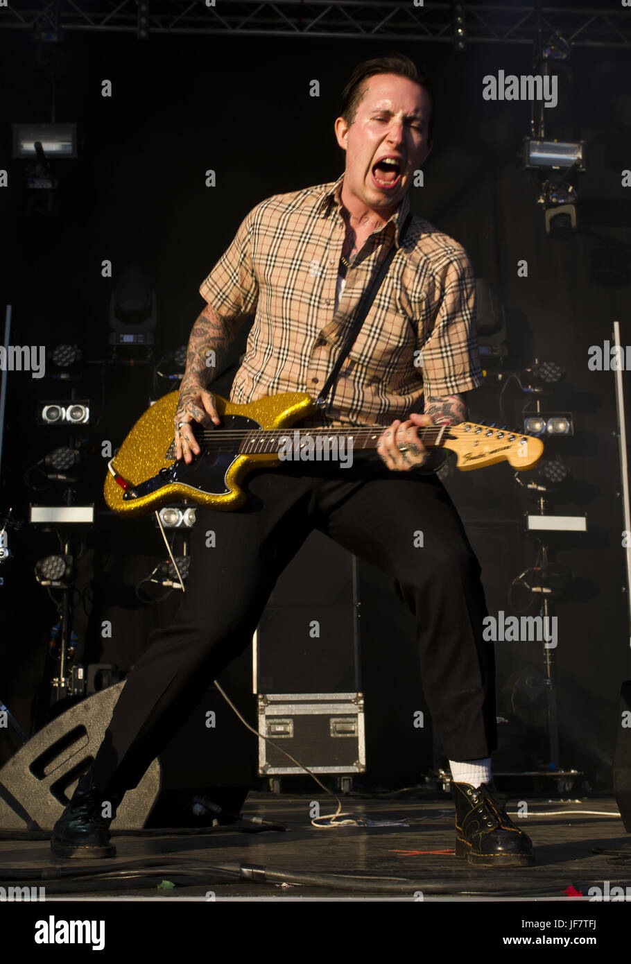 Bearded Theory - Day 2 - Performances Featuring: Slaves Where: Catton ...