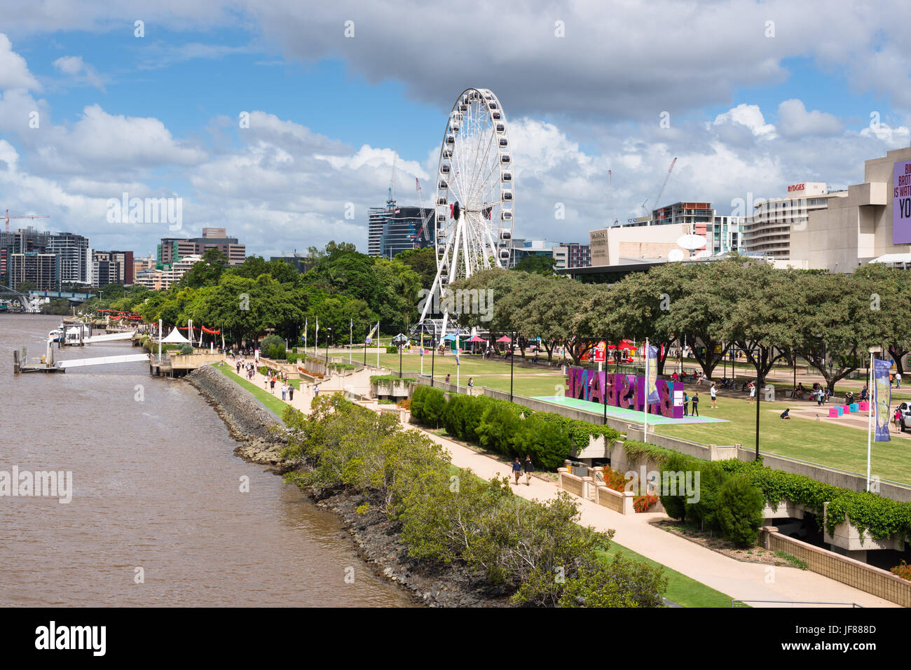 South Bank, Brisbane - 👀 Views of Brisbane! 🍃 South Bank Parklands covers  17 hectares of riverfront land. The green space a contrast to Brisbane City  opposite with Brisbane River in between