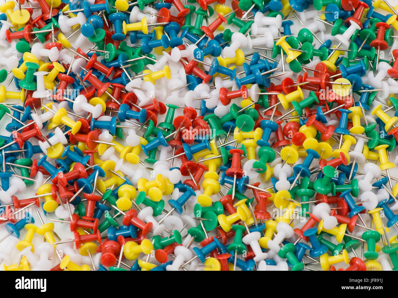 Coloured drawing pins hires stock photography and images Alamy