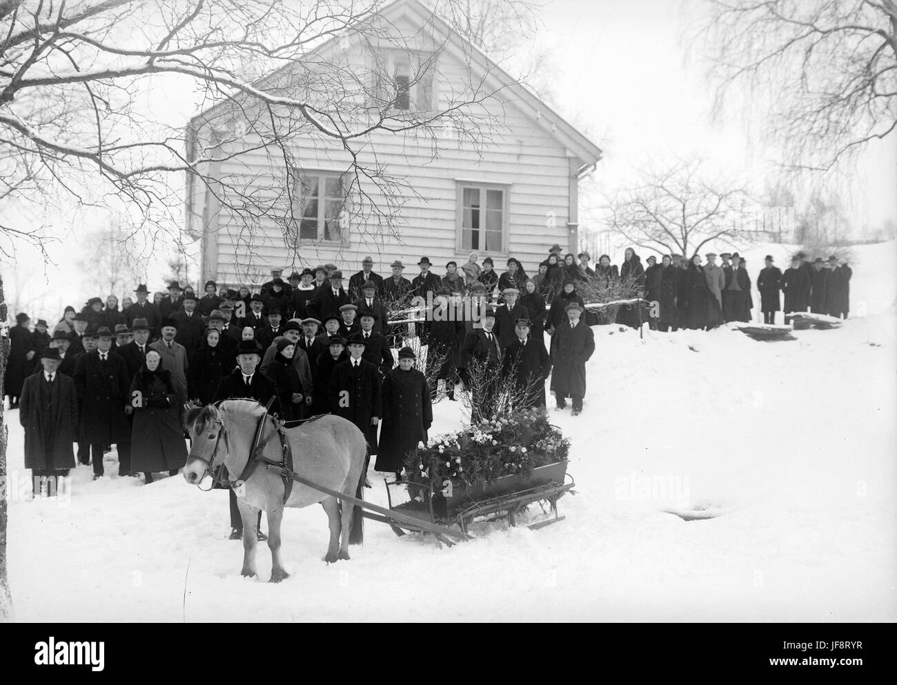 Funeral procession at Hafstad, 1922 33440791331 o Stock Photo