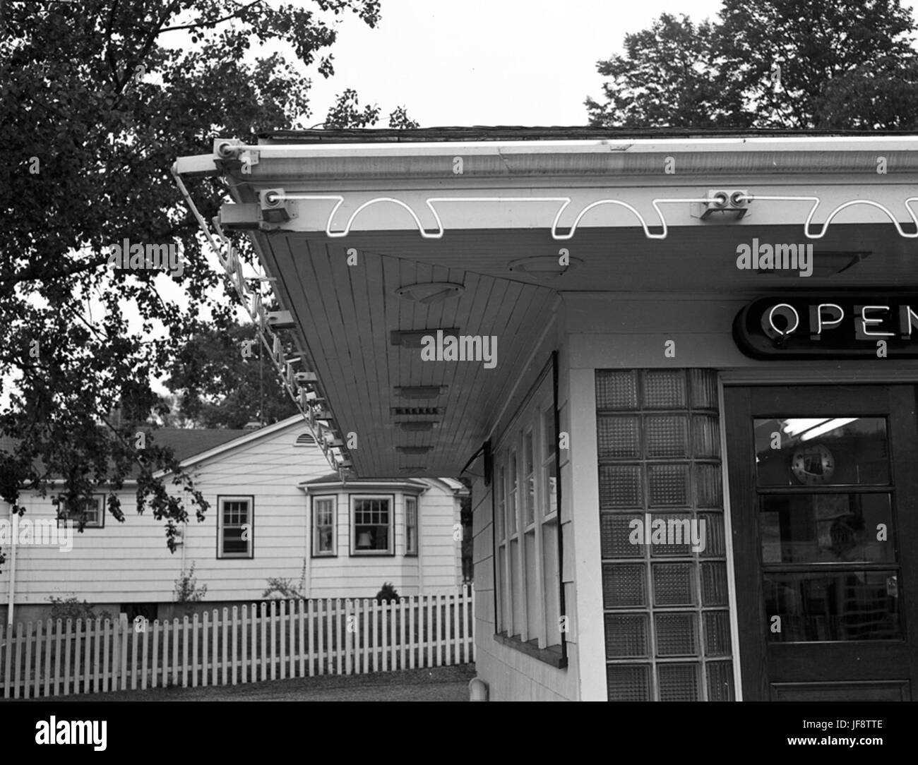 The Chicken Burger, Bedford Rd 33549502902 o Stock Photo Alamy