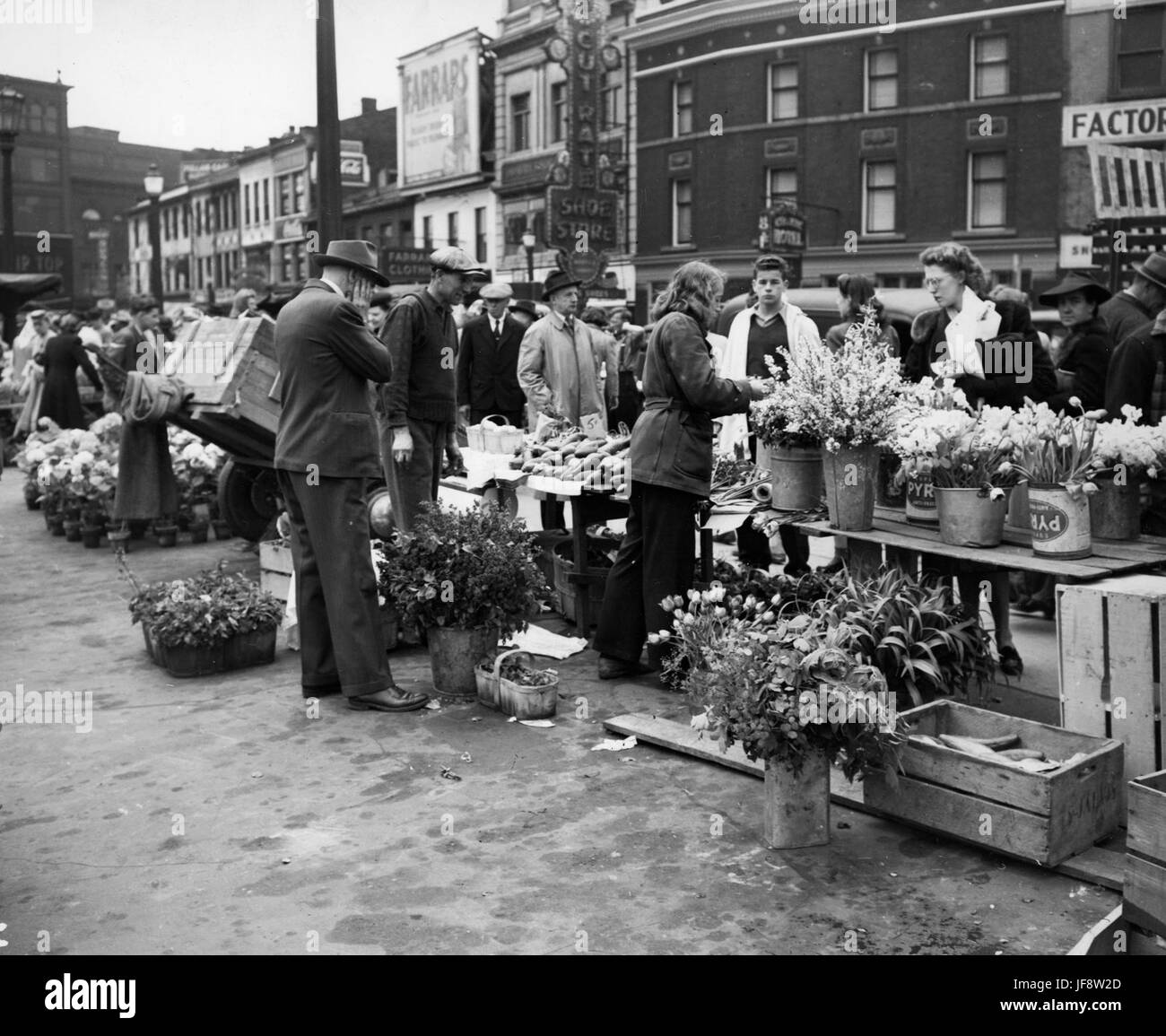 Hamilton Farmers' Market, 1946 31799881523 o Stock Photo Alamy