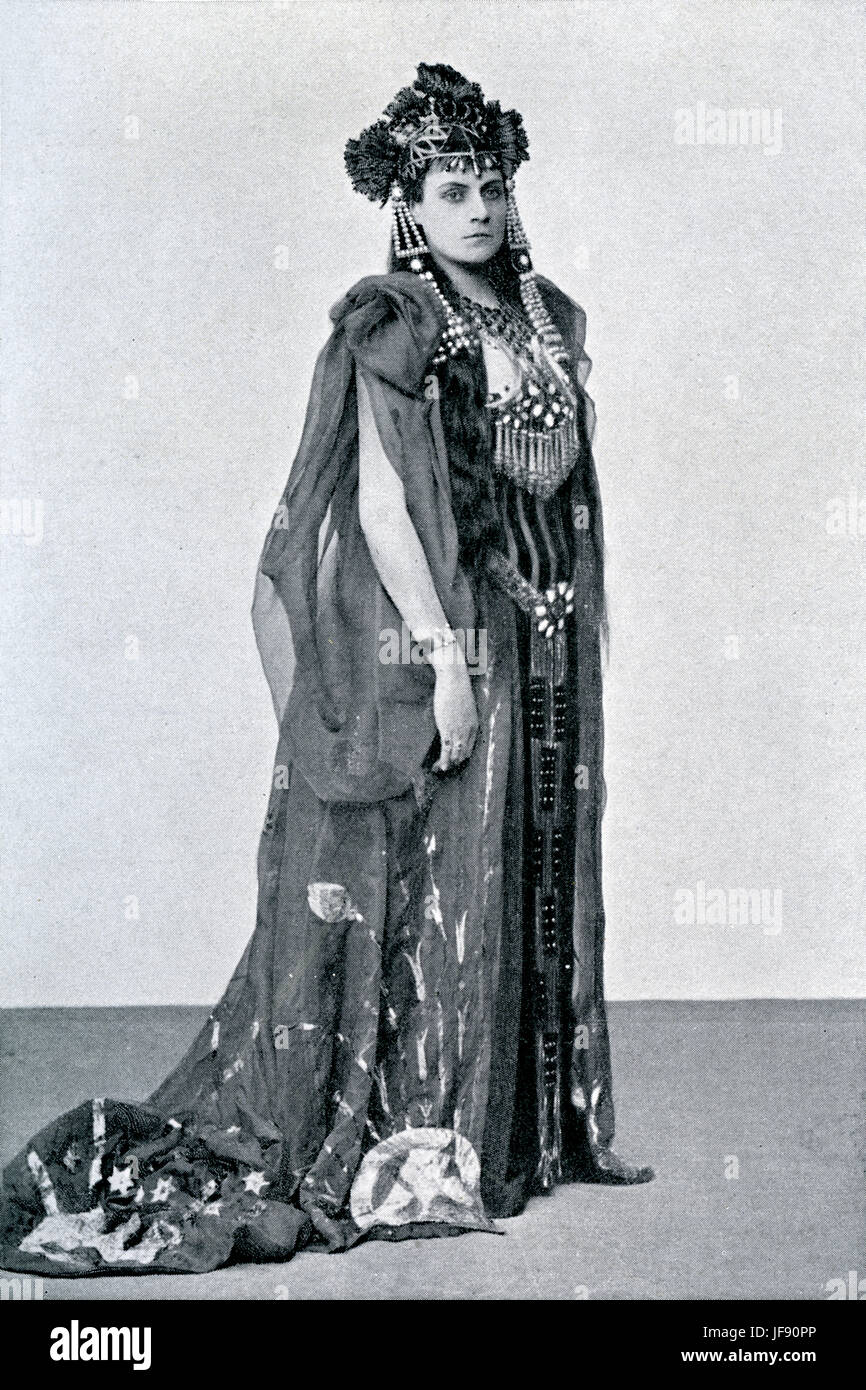 Rose Caron, French soprano, in costume in the title role of Salammbo (Salammbô), 1890 opera by Ernest Reyer based on the novel by Flaubert Stock Photo