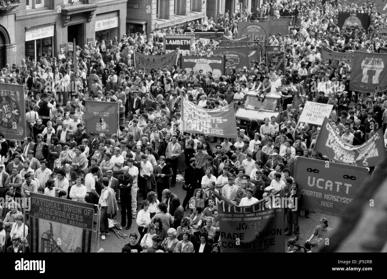 Militant labour 1980s hires stock photography and images Alamy