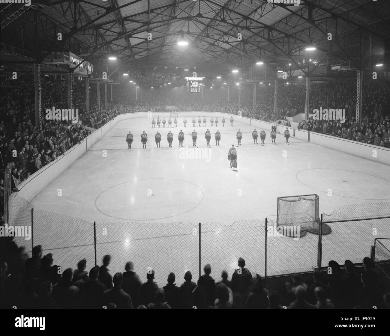 edmonton flyers at the edmonton gardens 14 march 1950 33795054590 o edmonton flyers