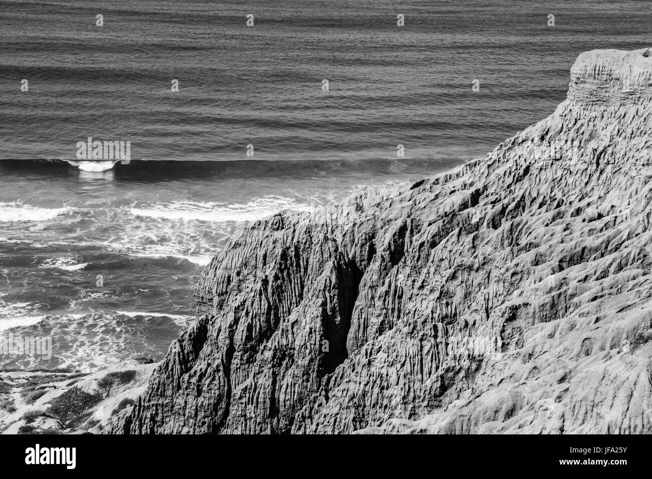 The Pacific Ocean and shoreline at Torrey Pines, California Stock Photo ...