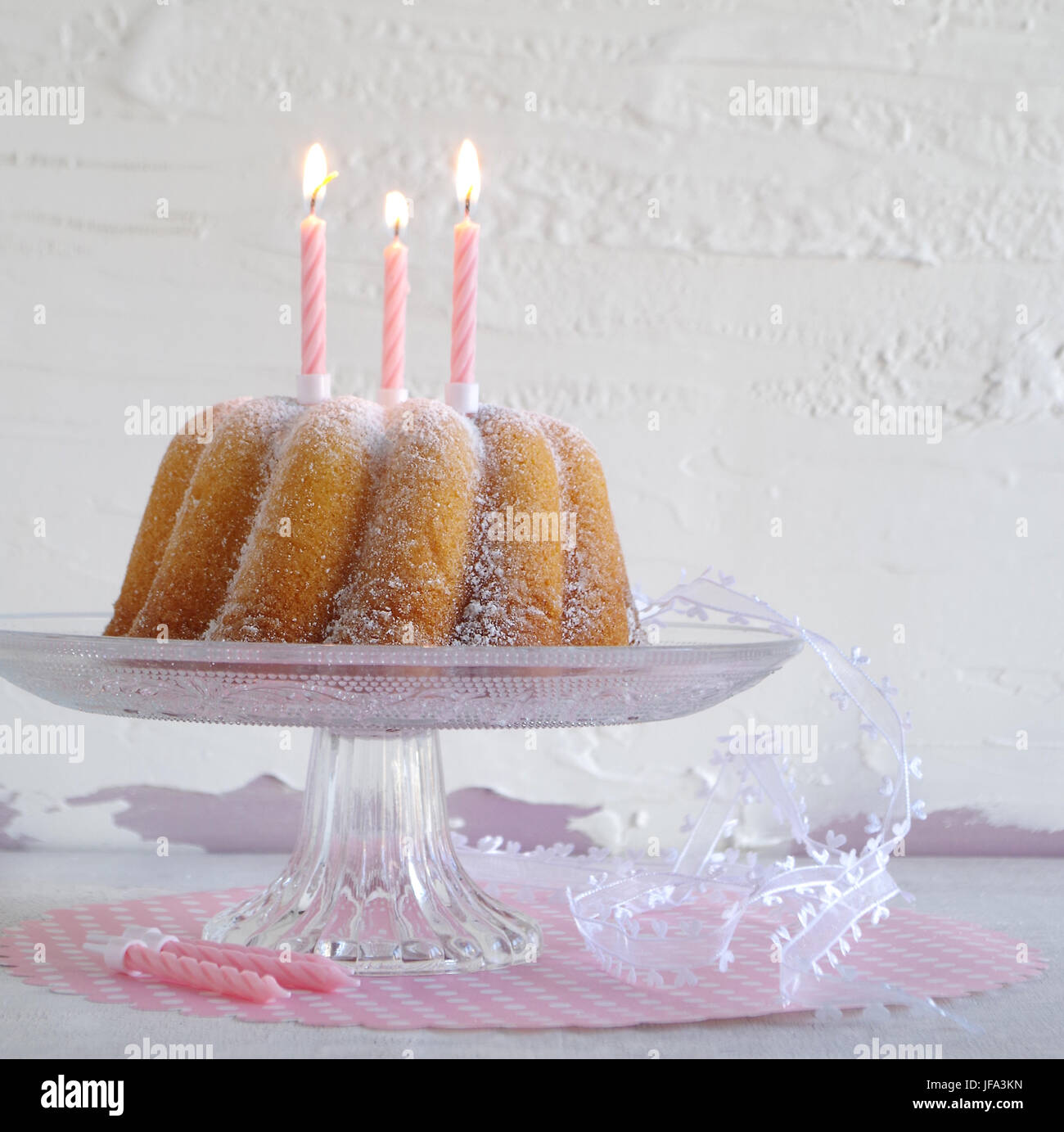 Napfkuchen rührkuchen hi-res stock photography and images - Alamy