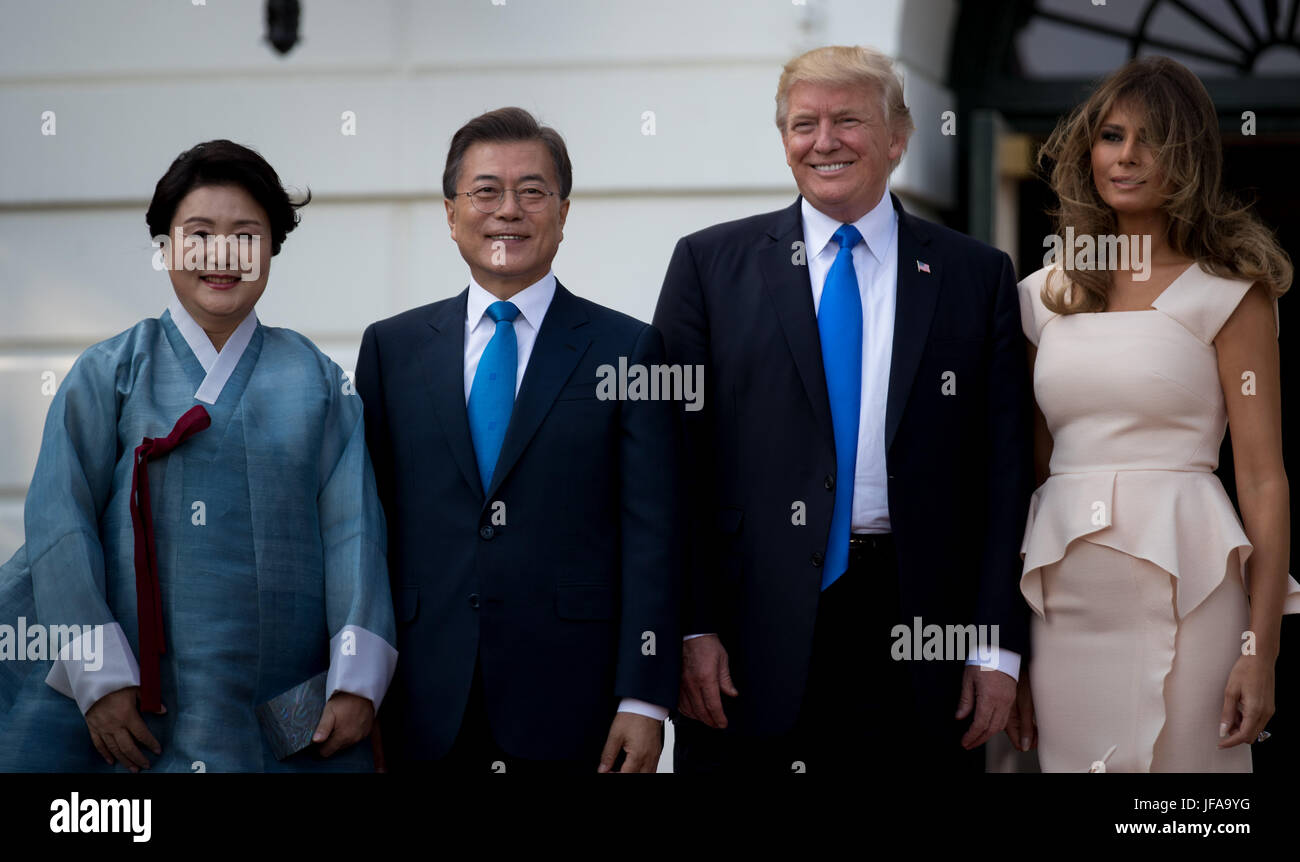 Washington, USA. 29th June, 2017. U.S. President Donald Trump (2nd R) and First Lady Melania Trump (1st R) welcome South Korean President Moon Jae-in (2nd L) and his wife Kim Jung-sook at the South Portico of the White House in Washington, DC, the United States, June 29, 2017. Credit: Ting Shen/Xinhua/Alamy Live News Stock Photo