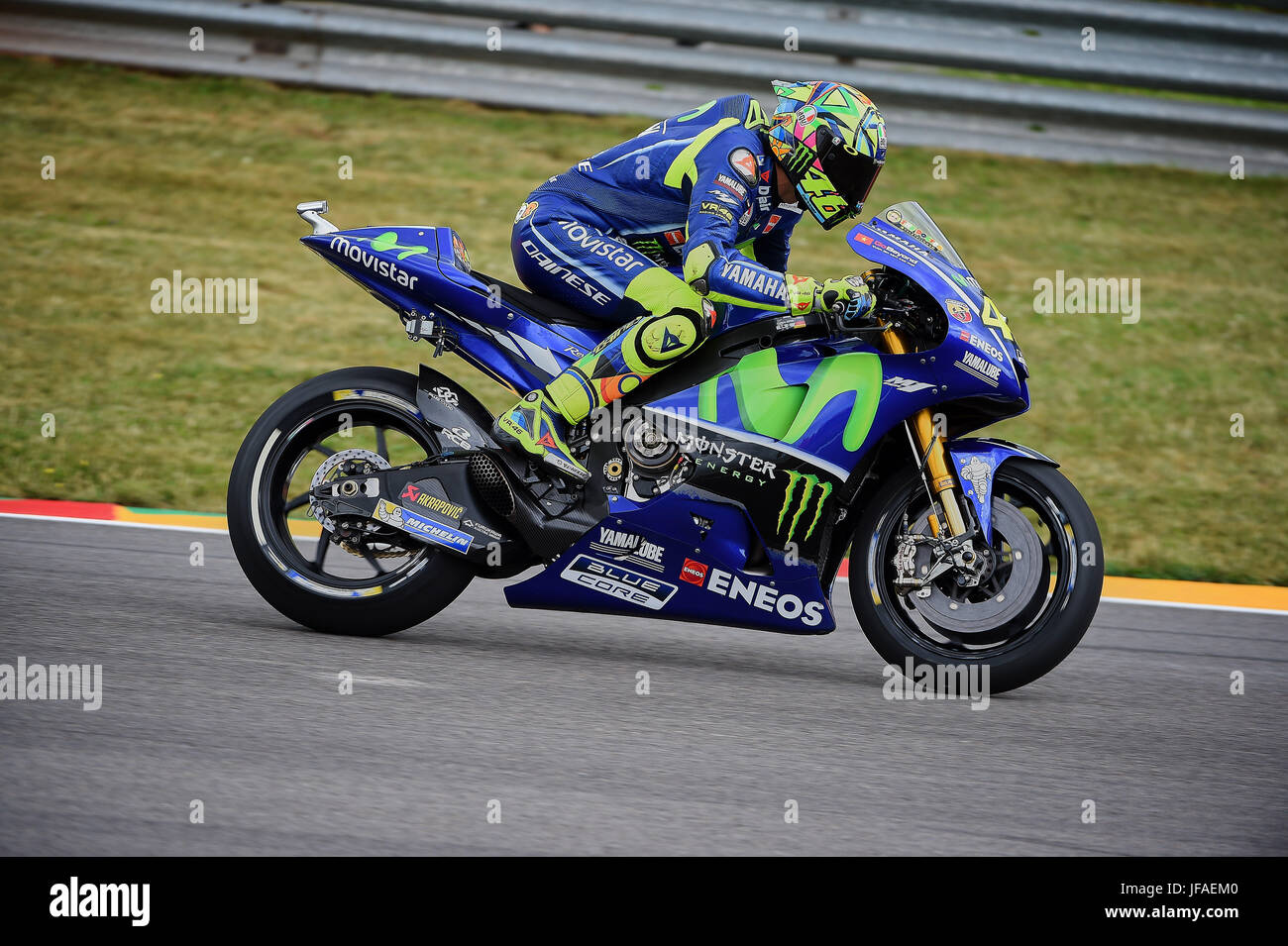 Figurine Riding MiniChamps 1:12 - Valentino Rossi MotoGP Saxony 2006 - Modèle Collection Détaillé Avec Support - 12