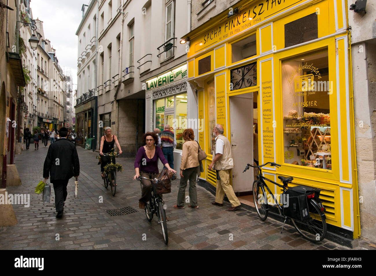 Sacha Finkelsztajn jewish pastry shop, Rue de Rosiers, Marais Quarter