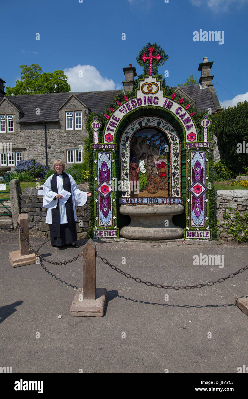 Tissington Well Dressing, blessing ceremony Hands Well, Derbyshire Stock Photo