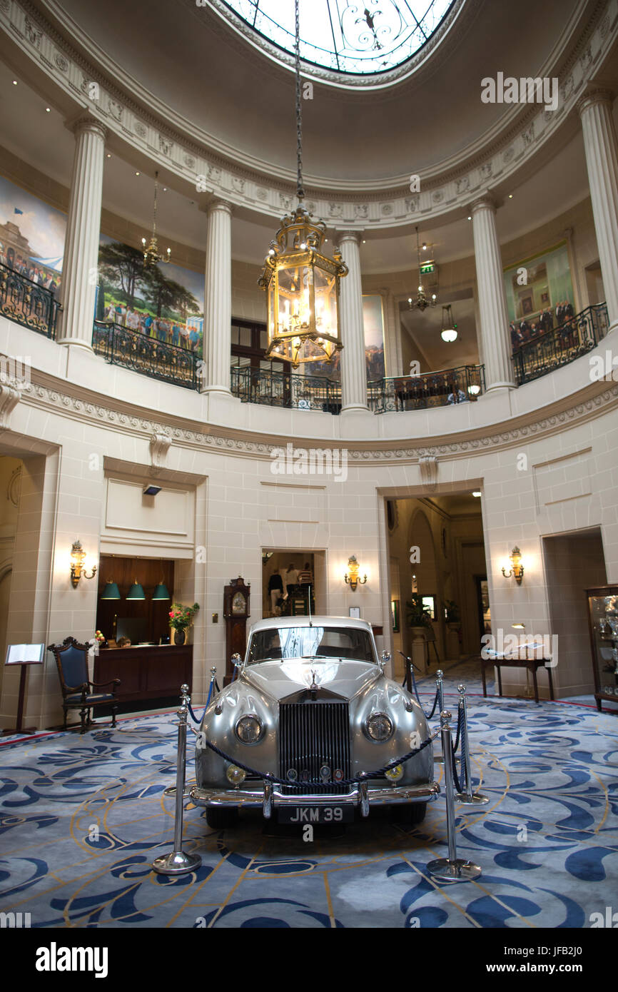 The Royal Automobile Club, British private members' club with over 100 years of tradition located on Pall Mall, London, England, UK Stock Photo