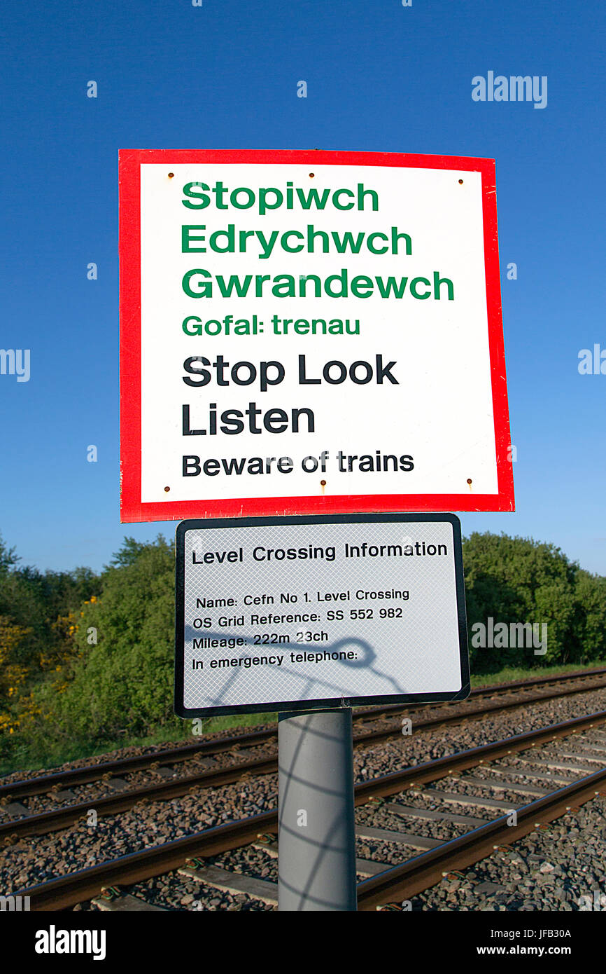 Stop Sign In Welsh Welsh sign stop hi-res stock photography and images - Alamy