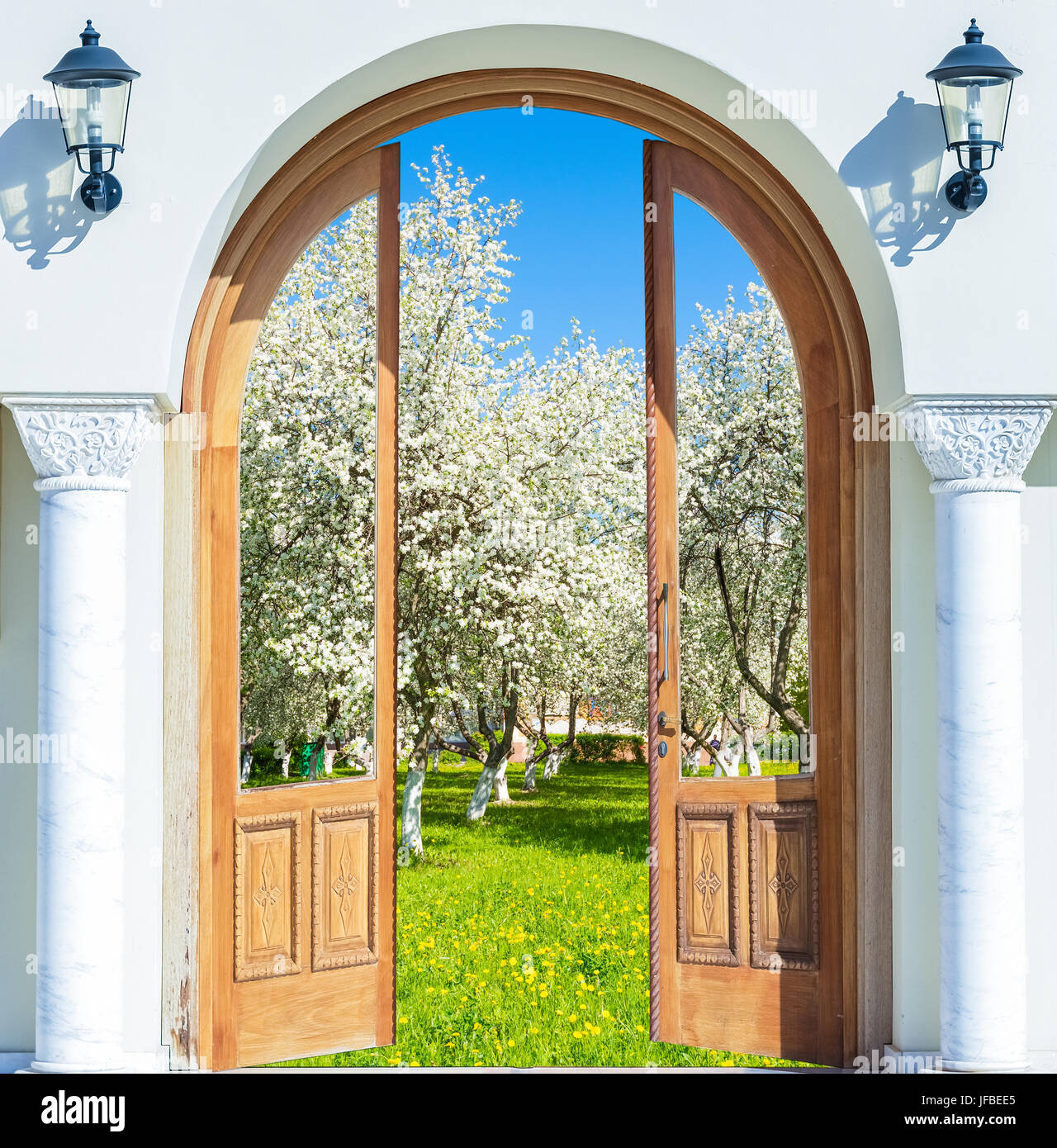 Arch door flower hires stock photography and images Alamy