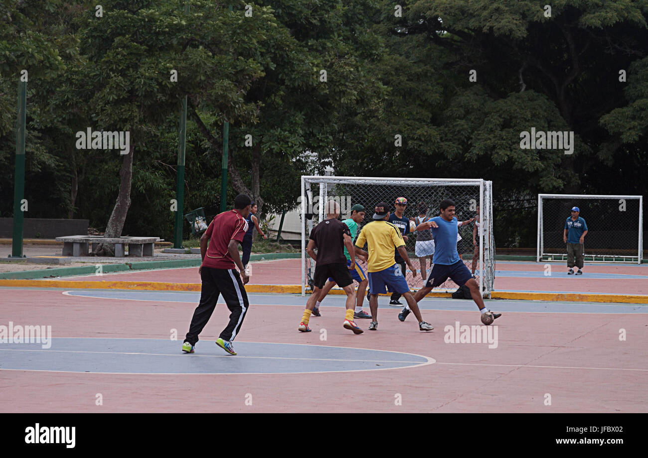 Guys Playing Soccer At The Court In Caracas Stock Photo Alamy guys-playing-soccer-at-the-court-in-caracas-stock-photo-alamy