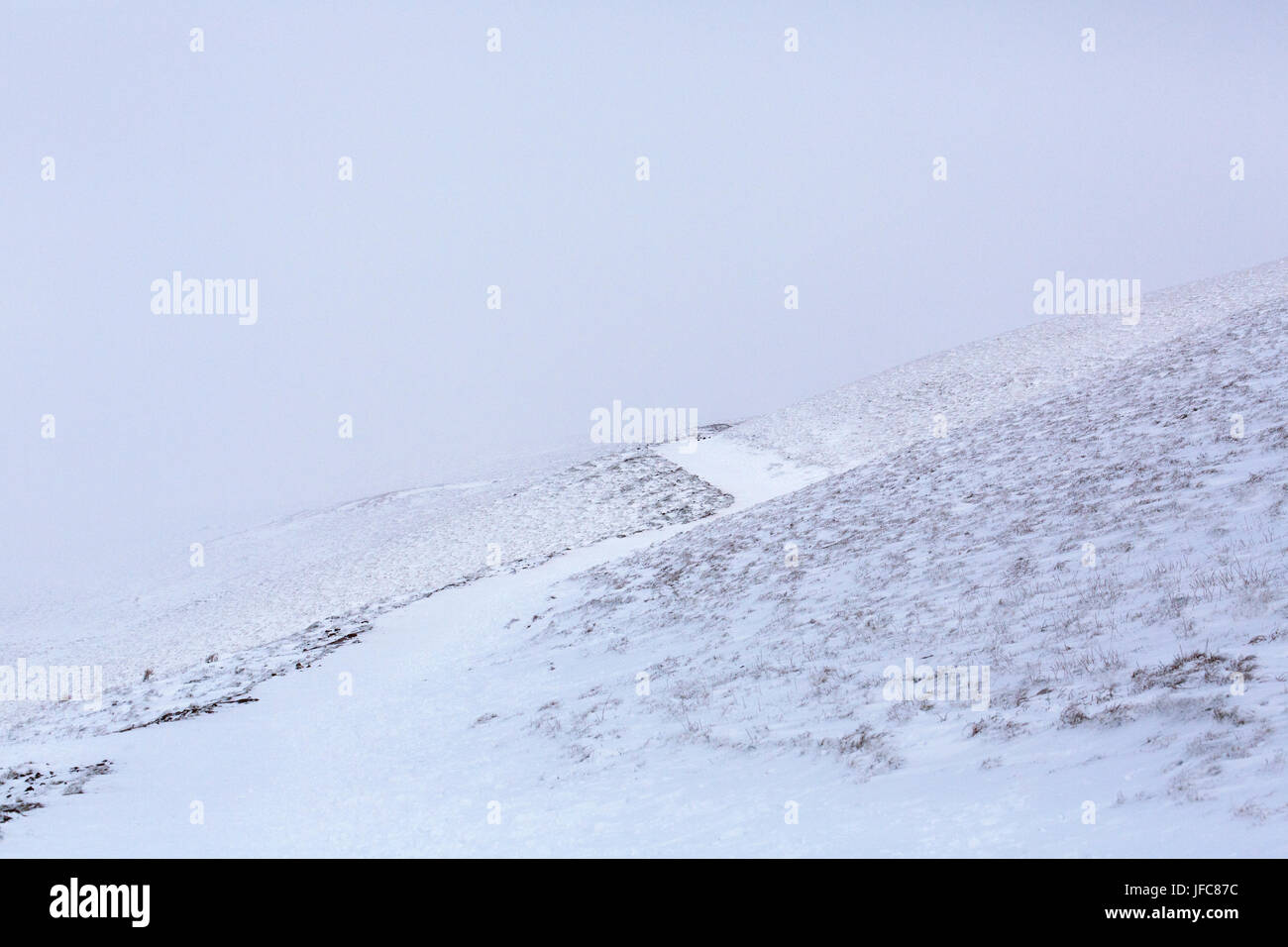 Pen Y Fan Snow Scene with dangerous climbing conditions Stock Photo Alamy