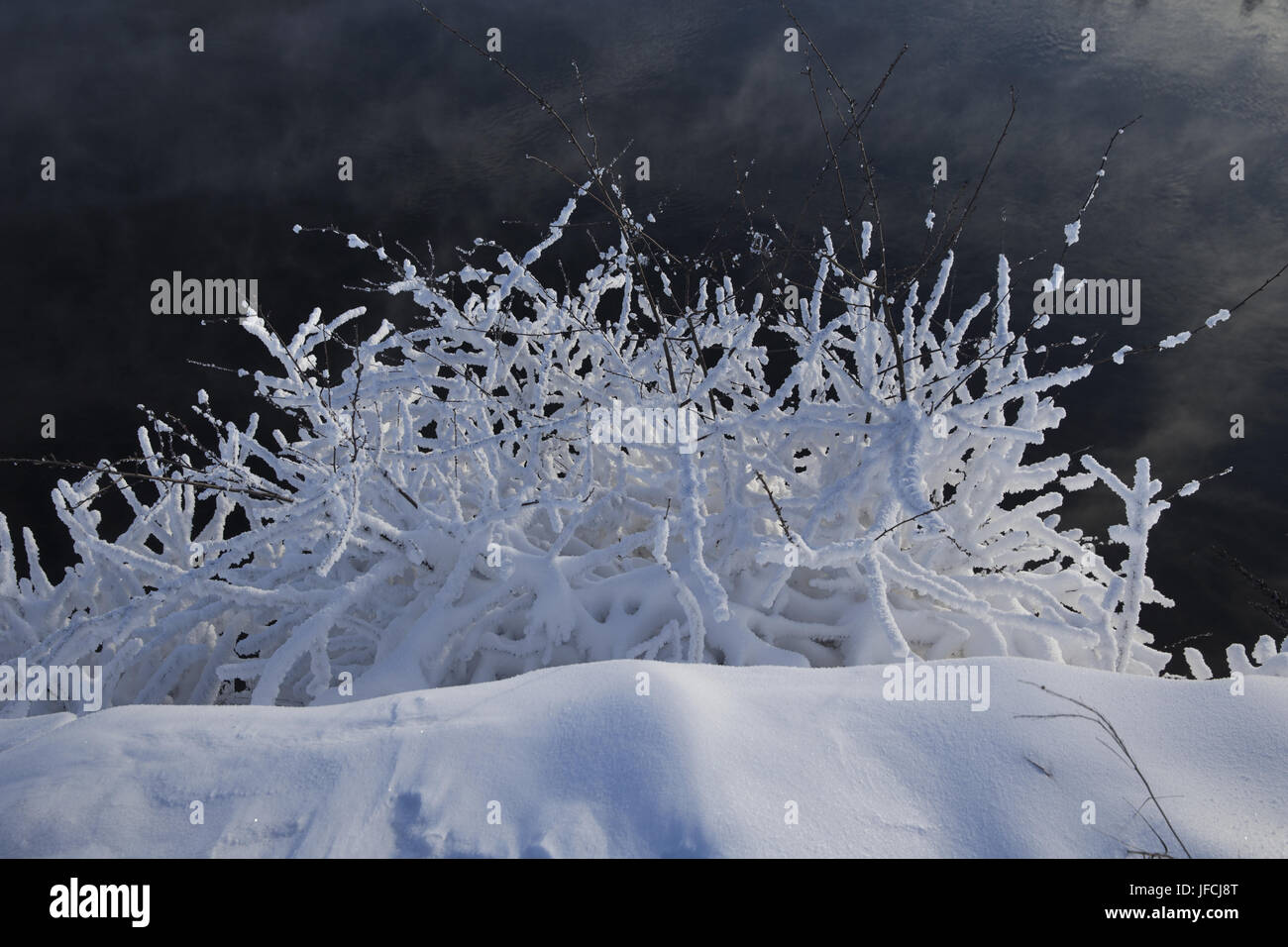 Above the frozen river hi-res stock photography and images - Alamy