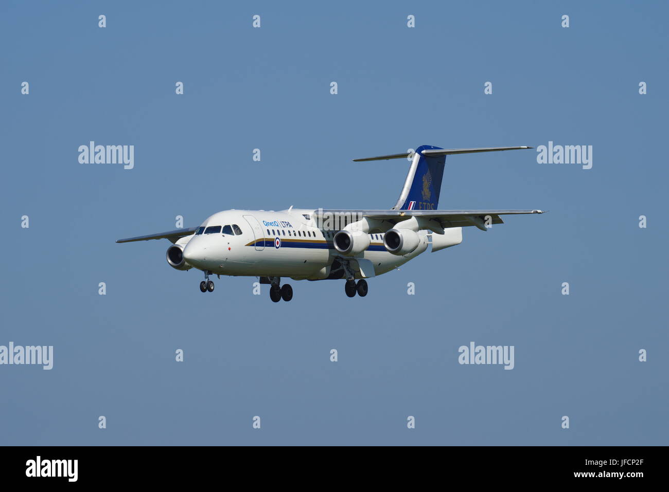 Qq Rj100 Avro RJ100, BAe 146 QQ101 ,Empire Test Pilots School Stock Photo - Alamy