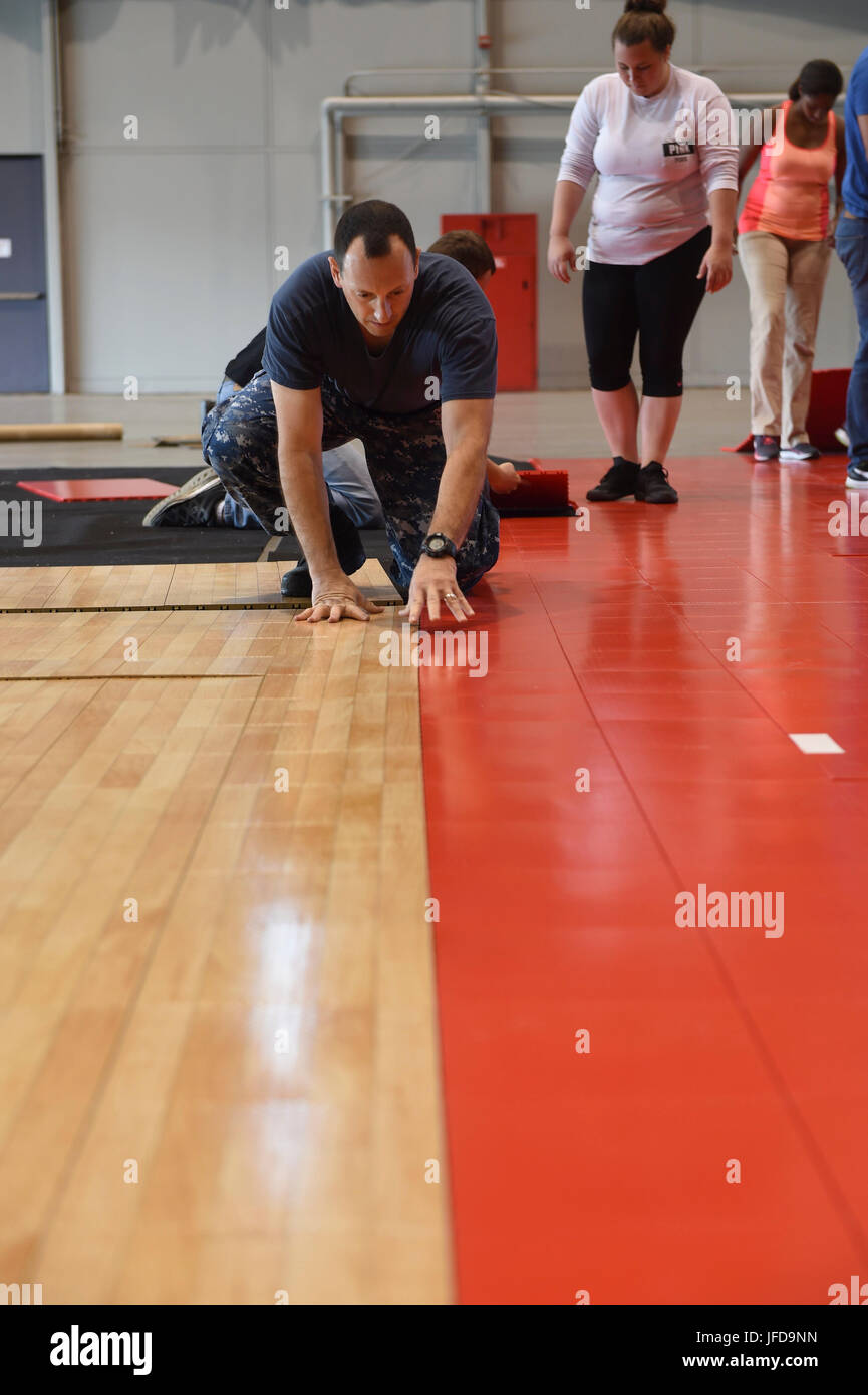CHICAGO (June 27, 2017) Lieutenant Commander Michael Donnelly, of the medical team for the 2017